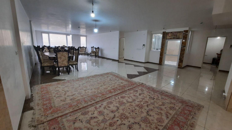 آپارتمان 227 متری چهارخوابه در طالقانی همدان12852810605