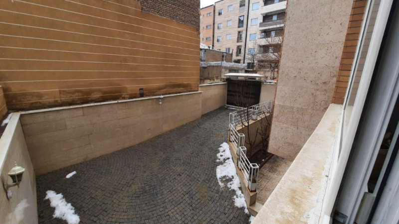 آپارتمان 227 متری چهارخوابه در طالقانی همدان12852810608