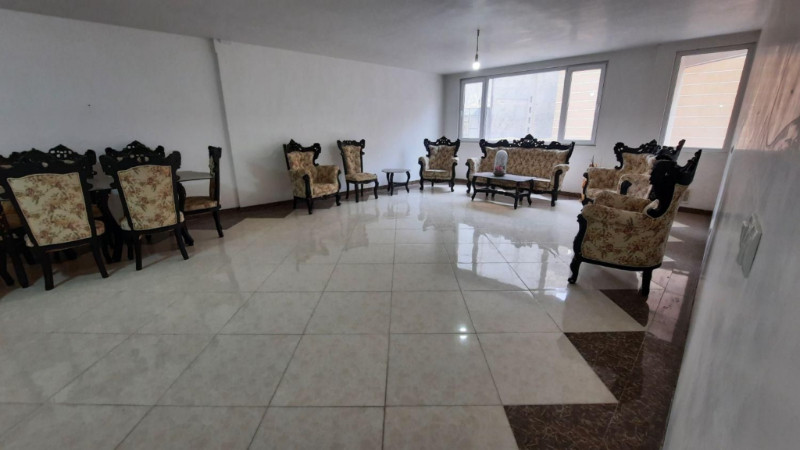 آپارتمان 227 متری چهارخوابه در طالقانی همدان12852810599