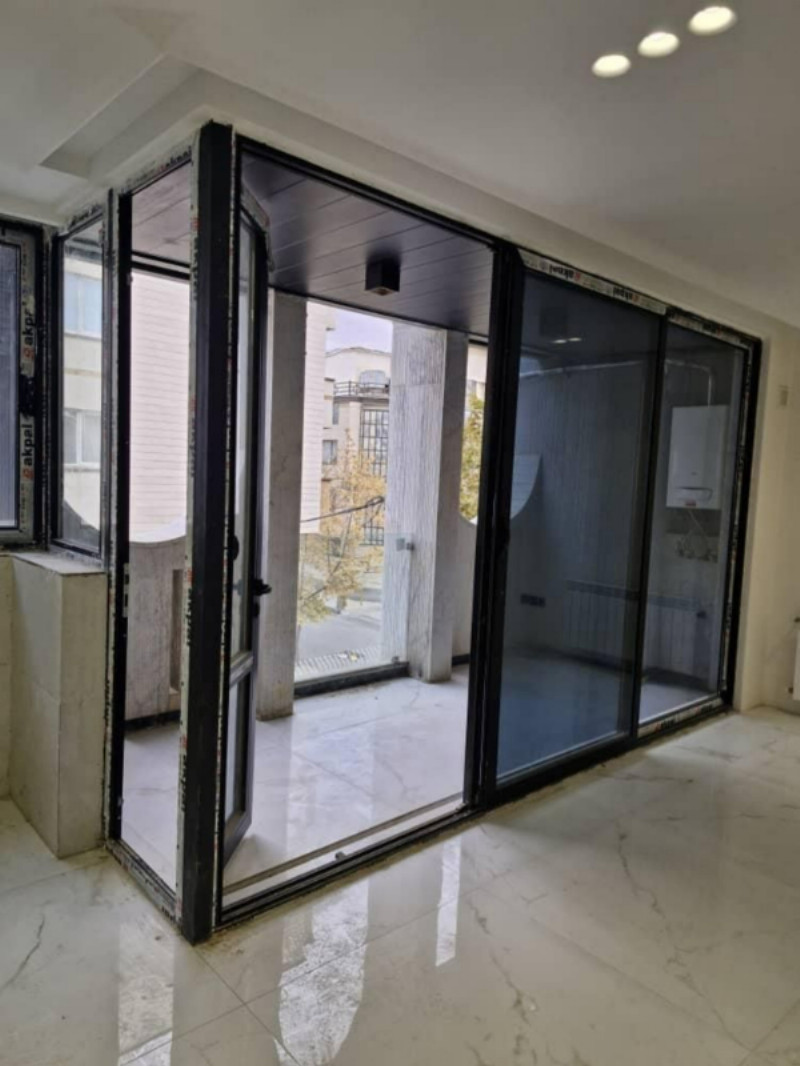 آپارتمان 135 متری سه خوابه در رکنی همدان12857810730