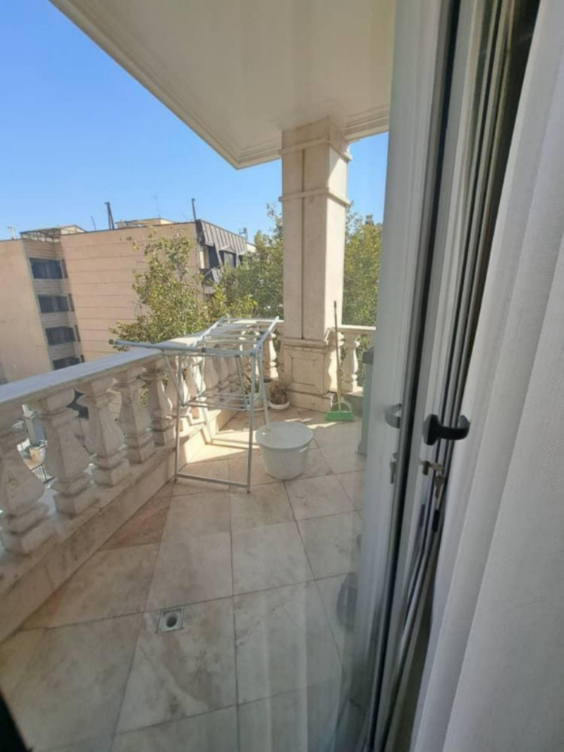 آپارتمان 305 متری چهارخوابه در دروس تهران12859110777