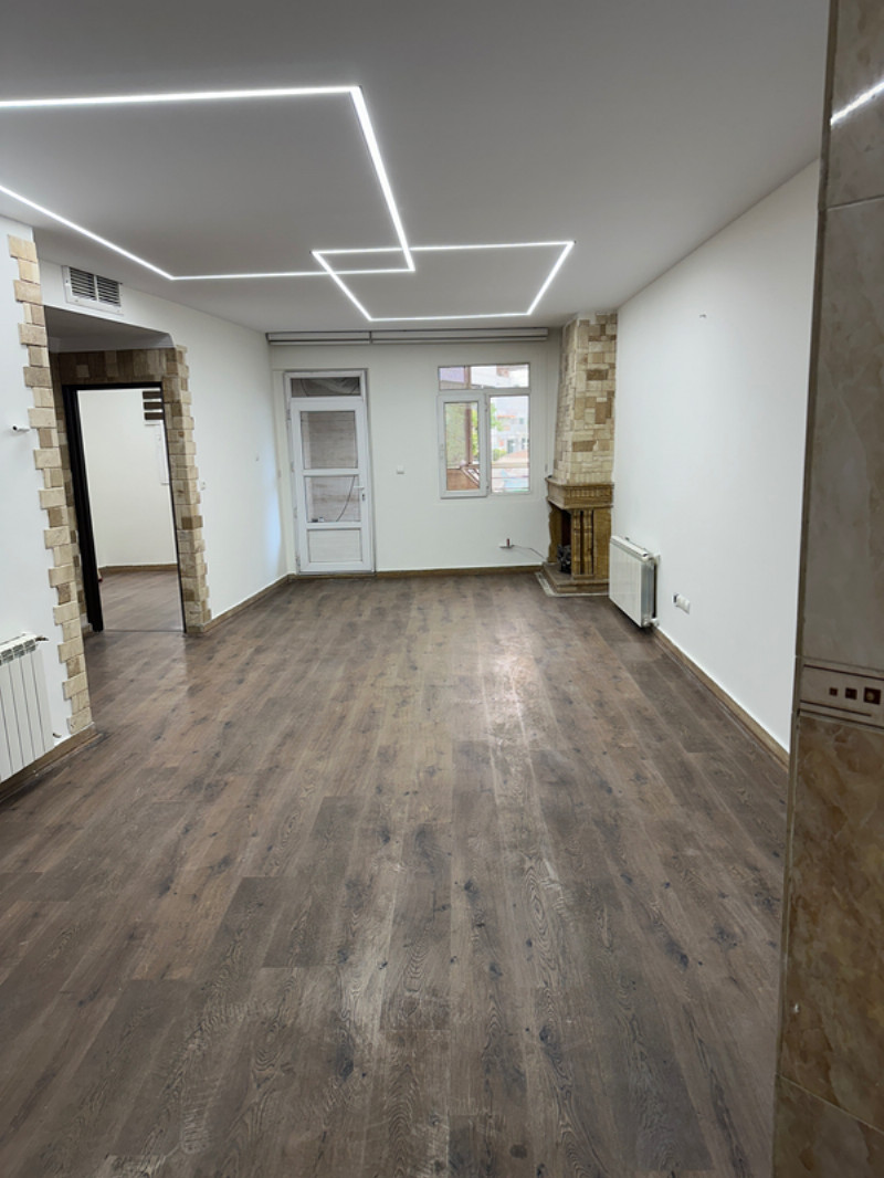 اداری 75 متری دو خوابه در صادقیه تهران