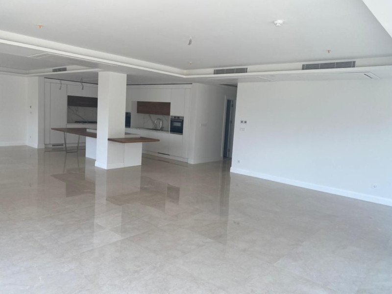آپارتمان 325 متری چهارخوابه در دروس تهران12859010762
