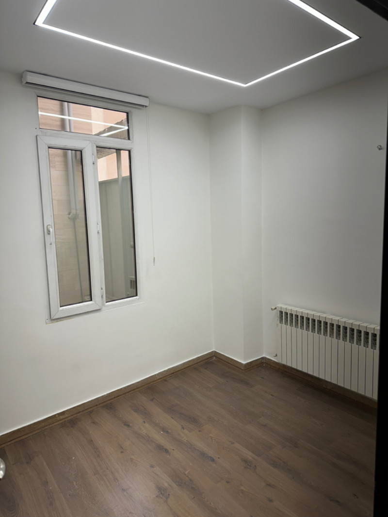 اداری 75 متری دو خوابه در صادقیه تهران