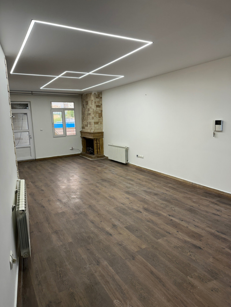 اداری 75 متری دو خوابه در صادقیه تهران