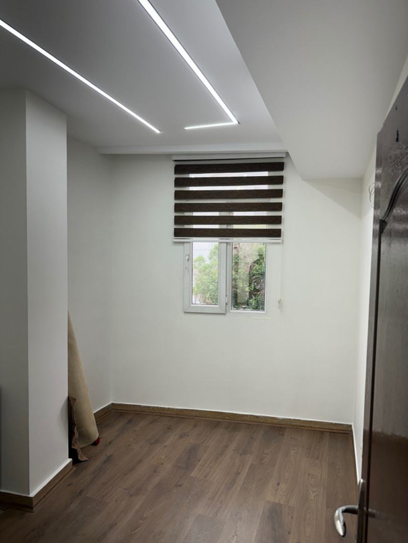 اداری 75 متری دو خوابه در صادقیه تهران