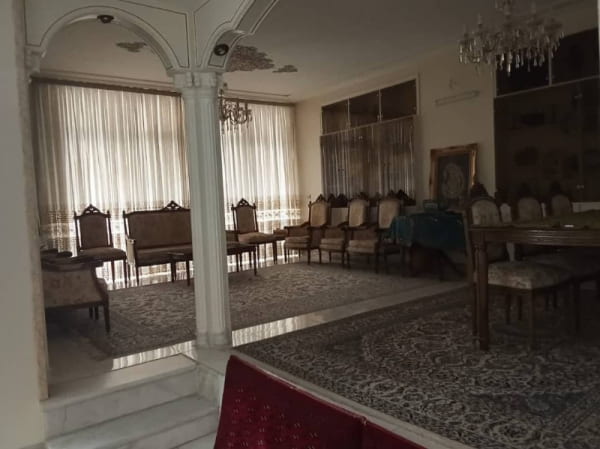 ویلا 200 متری سه خوابه در خیابان باغ دریاچه اصفهان