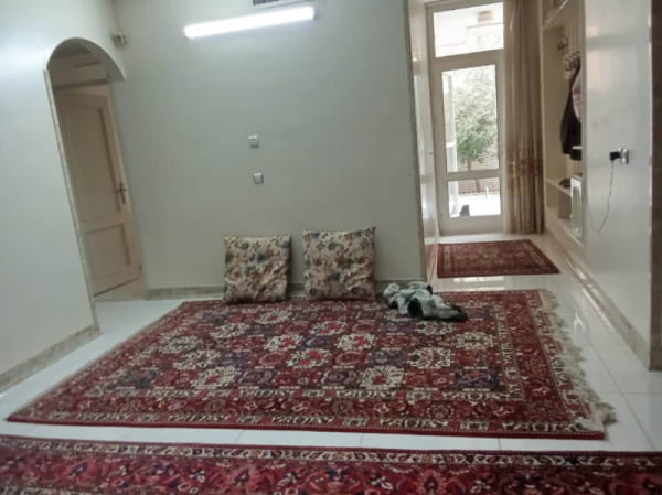 ویلا 200 متری سه خوابه در خیابان باغ دریاچه اصفهان