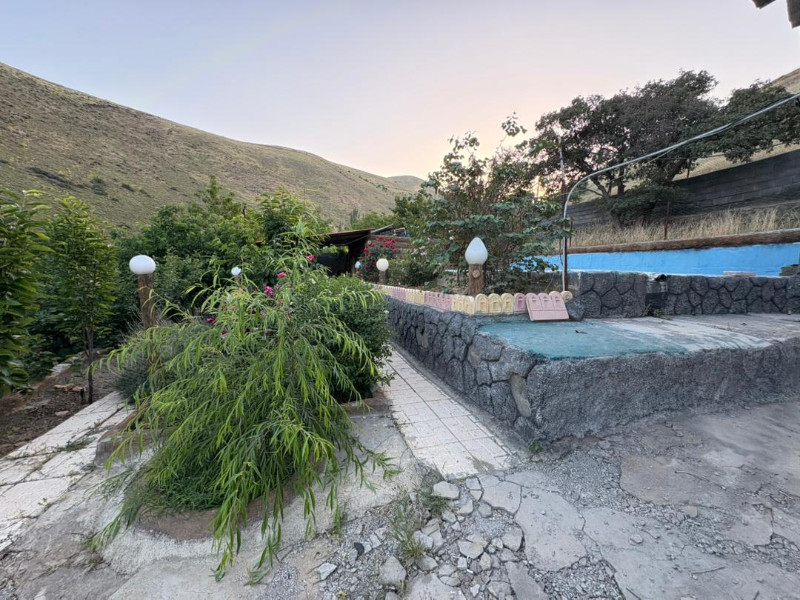 باغ 1350 متری در حسن آباد سنندج