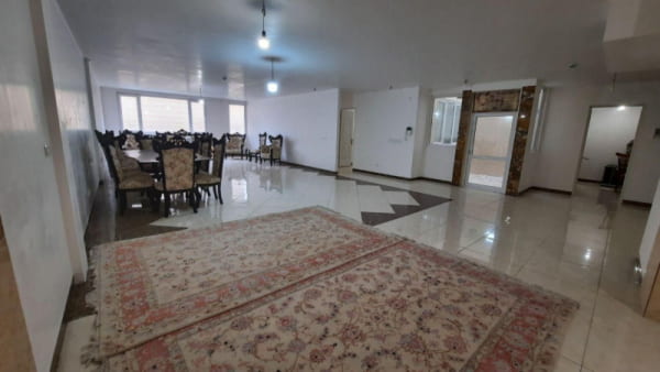 آپارتمان 227 متری سه خوابه در طالقانی همدان