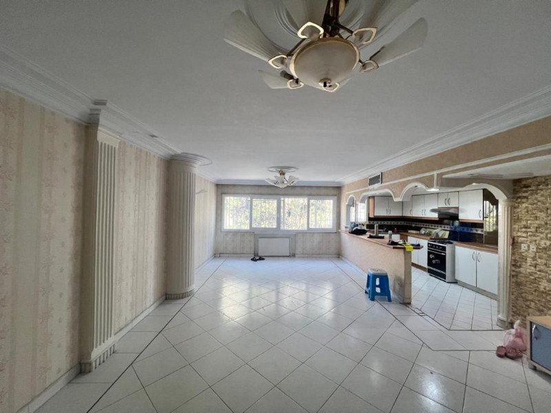 آپارتمان 100 متری دو خوابه در ونک تهران