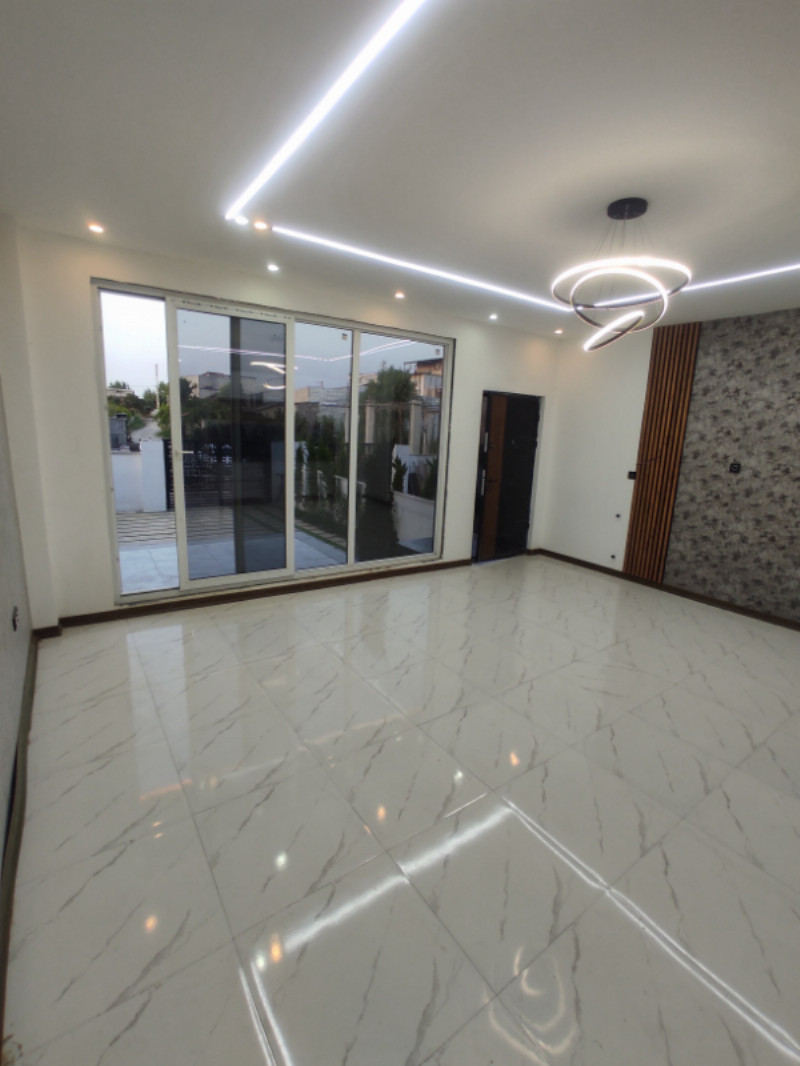 ویلا 130 متری سه خوابه در حسین آباد آمل12990912520
