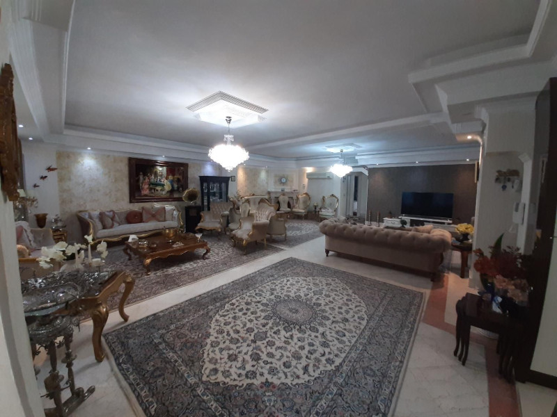 آپارتمان 215 متری سه خوابه در فاطمی تهران12989812495