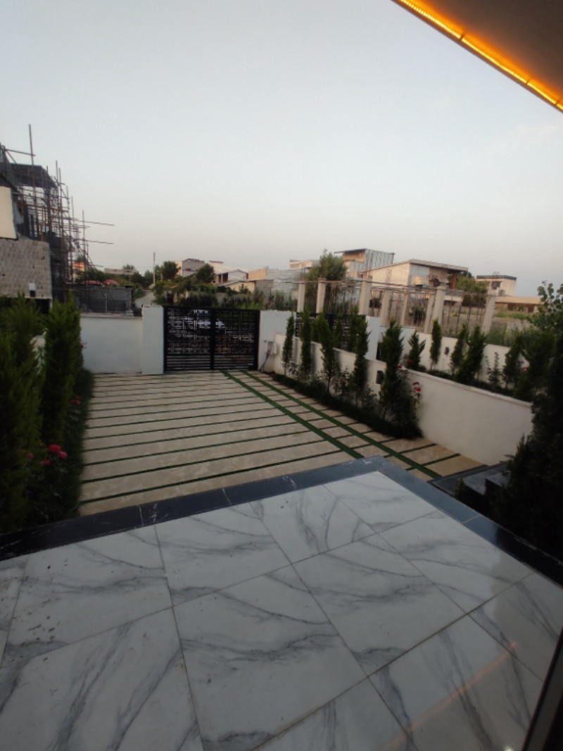 ویلا 130 متری سه خوابه در حسین آباد آمل12990912521