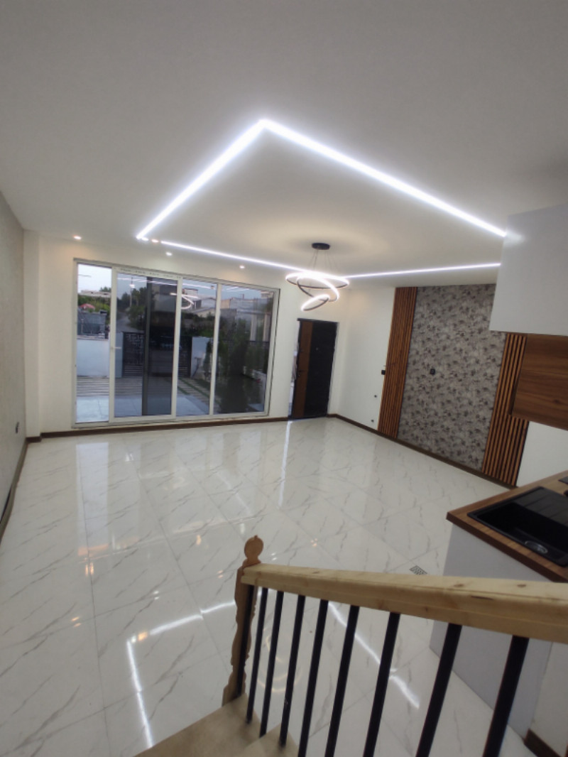 ویلا 130 متری سه خوابه در حسین آباد آمل12990912513
