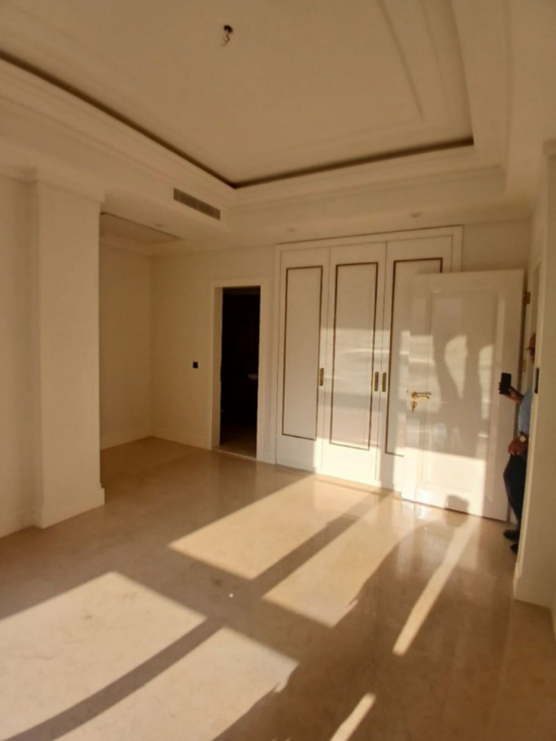 آپارتمان 175 متری سه خوابه در نیاوران تهران