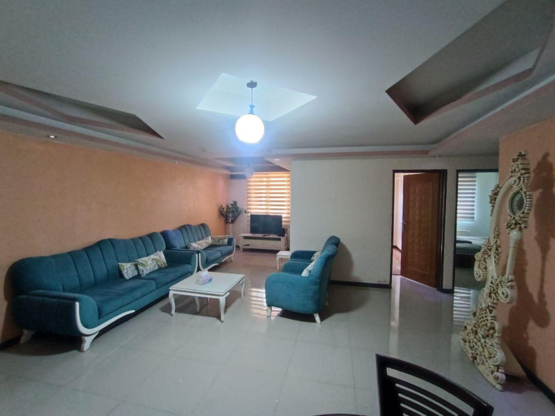 آپارتمان 80 متری دو خوابه در ولیعصر تهران