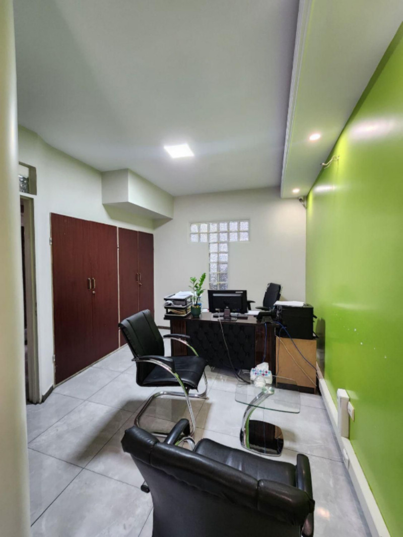 اداری 700 متری چهارخوابه در فاطمی تهران