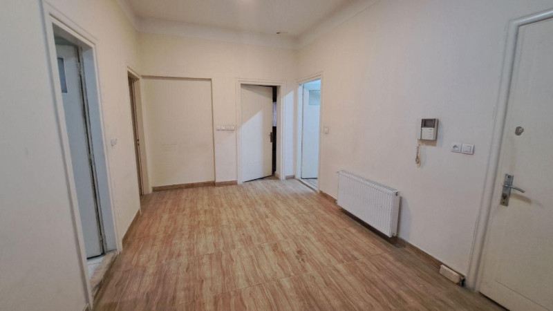 اداری 135 متری سه خوابه در بلوار کشاورز تهران