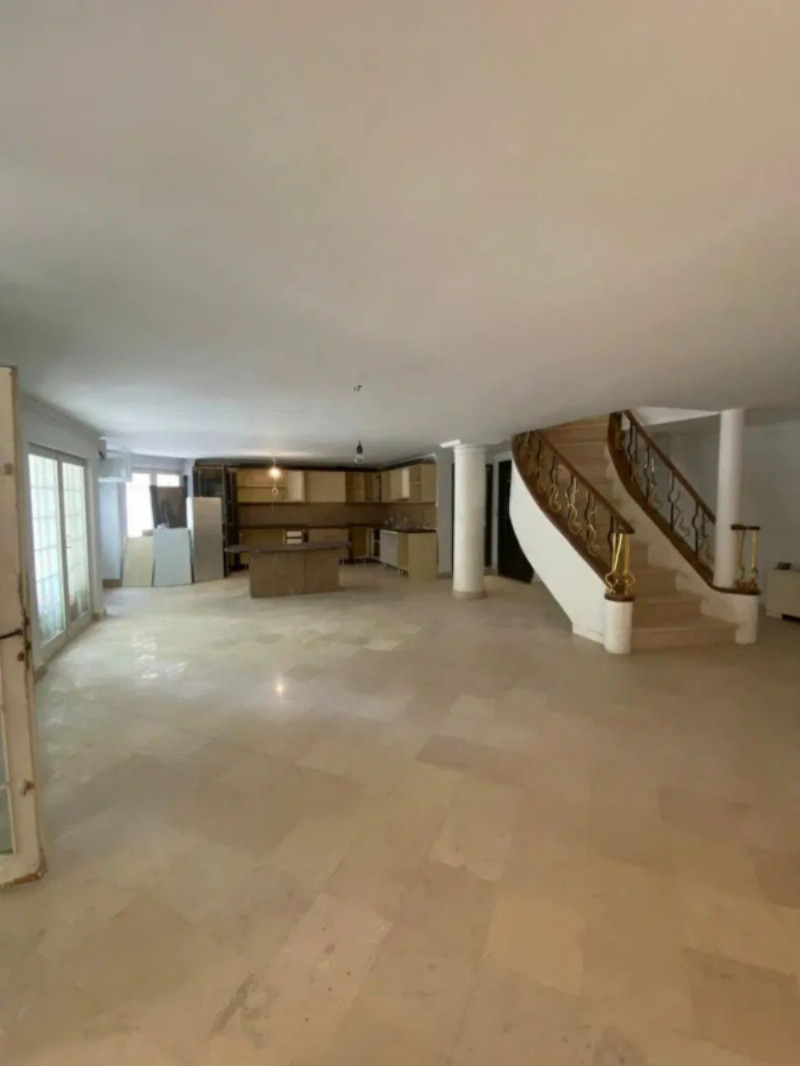 ویلا 350 متری چهارخوابه در جردن تهران