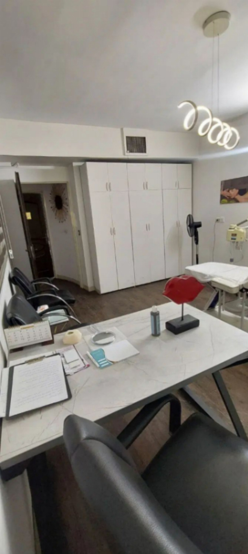 اداری 85 متری دو خوابه در صادقیه تهران