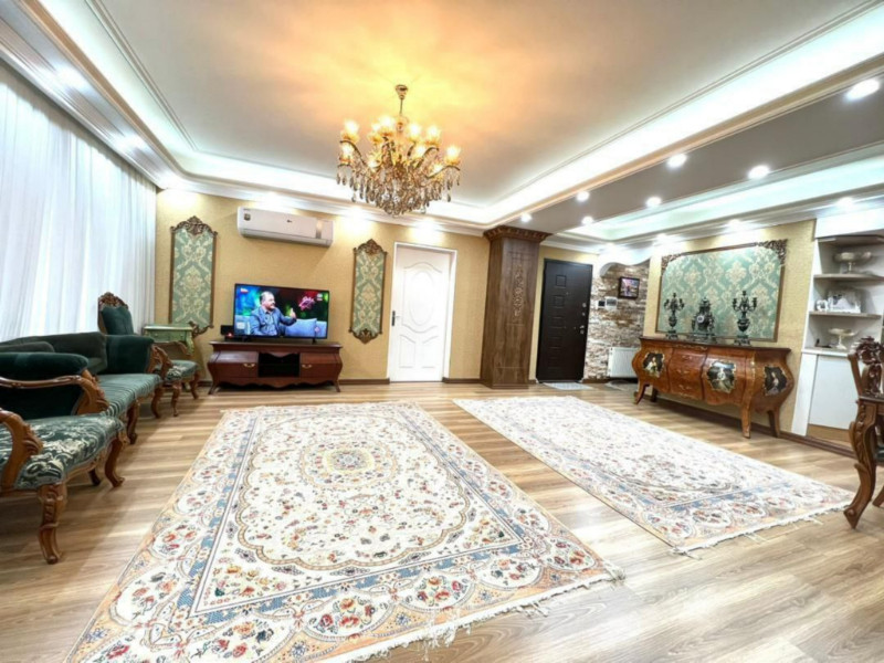 آپارتمان 104 متری دو خوابه در بلوار استانداری تبریز