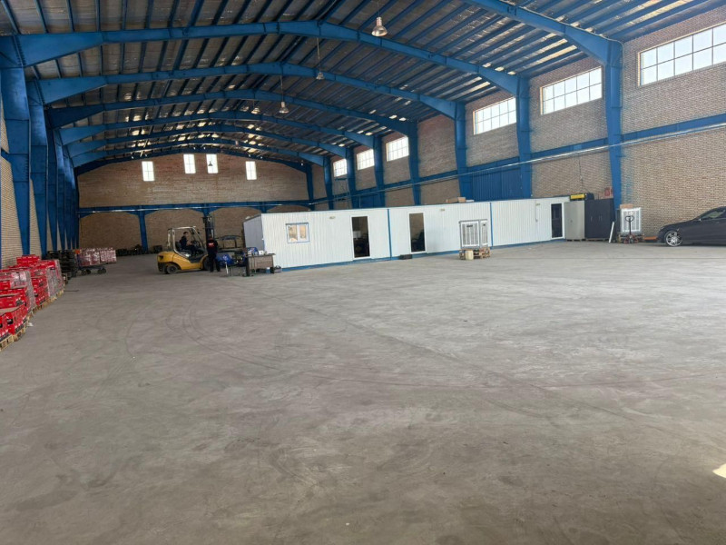 تجاری 2800 متری دو خوابه در طالقانی تهران