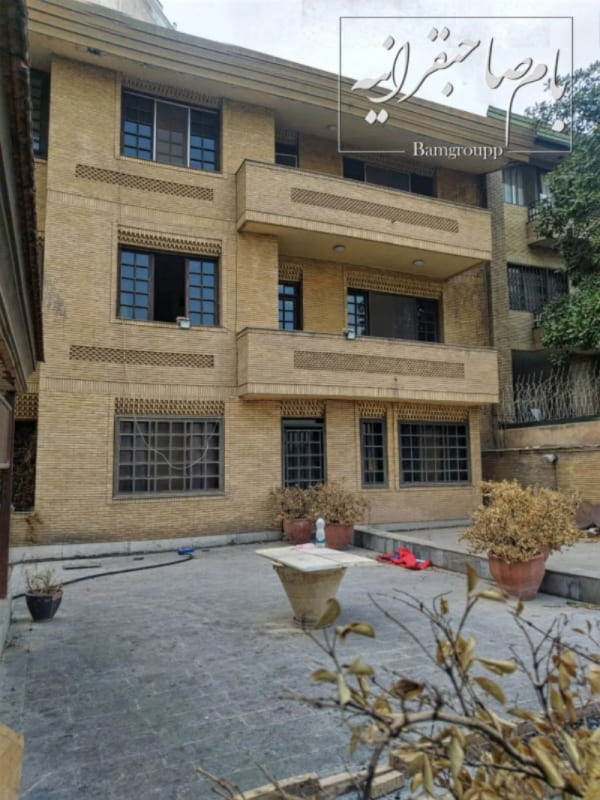 ویلا 655 متری چهارخوابه در نیاوران تهران