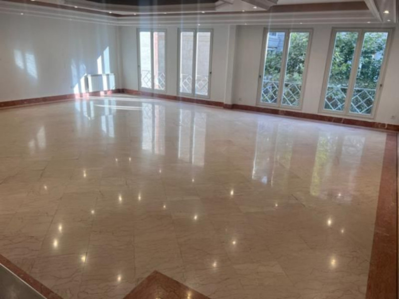 آپارتمان 213 متری سه خوابه در فرمانیه تهران13167714425