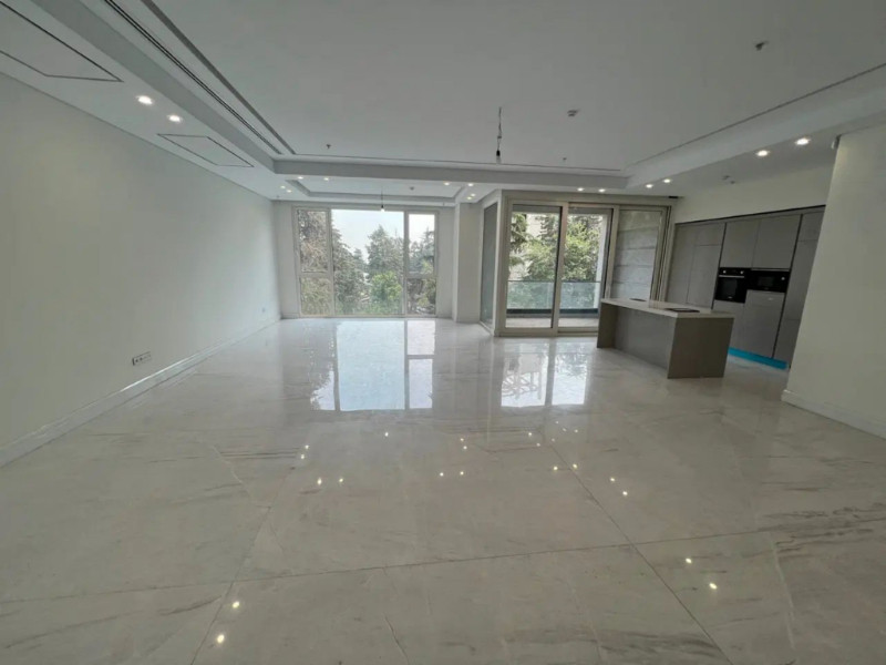 آپارتمان 155 متری سه خوابه در فرمانیه غربی تهران13169614443