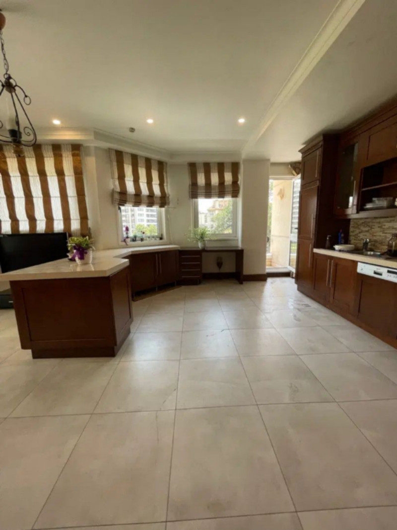 آپارتمان 300 متری چهارخوابه در فرشته تهران