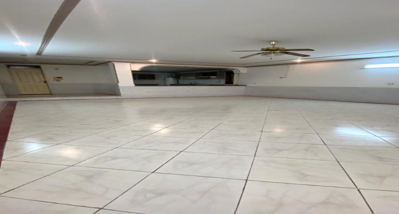 خانه 170 متری دو خوابه در خیابان صحرا یزد