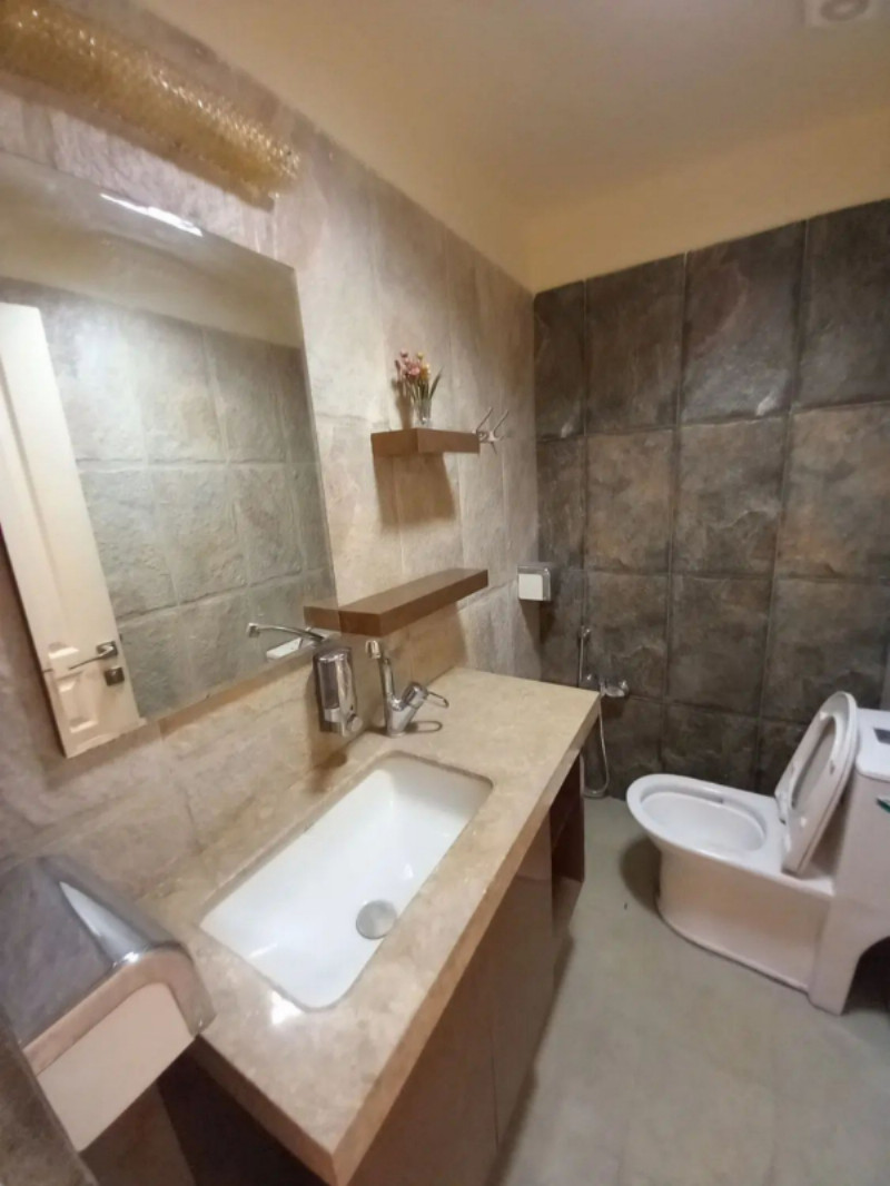 تجاری 82 متری دو خوابه در تجریش تهران