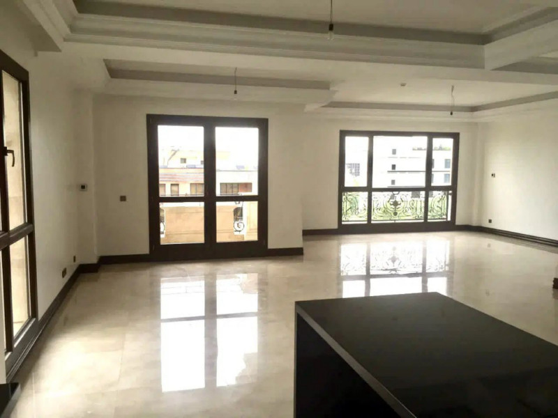 آپارتمان 175 متری سه خوابه در کامرانیه شمالی تهران13183214564