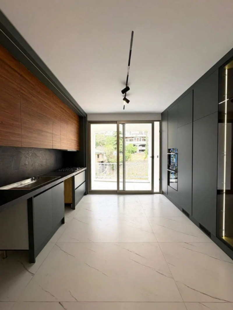 آپارتمان 280 متری چهارخوابه در کامرانیه تهران