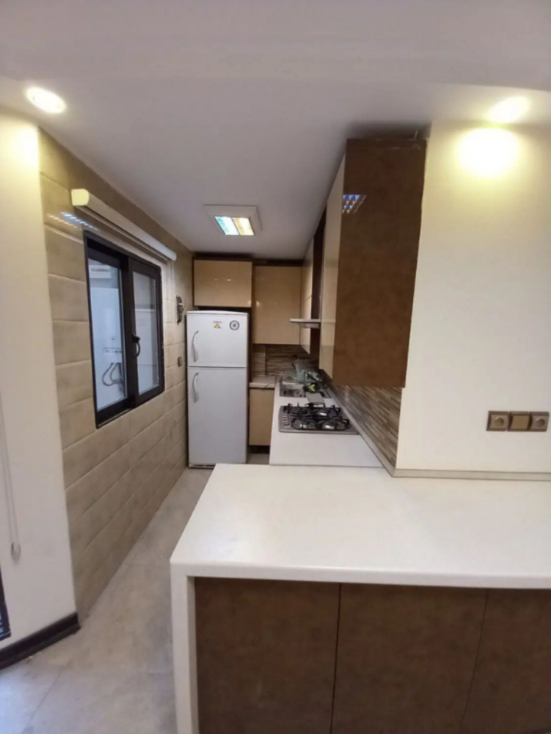 تجاری 82 متری دو خوابه در تجریش تهران