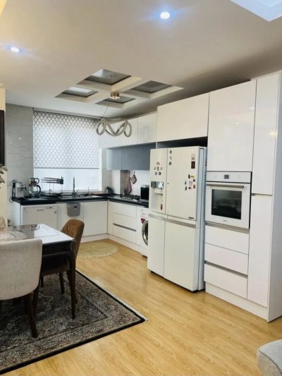 آپارتمان 145 متری سه خوابه در جنت آباد شمالی تهران