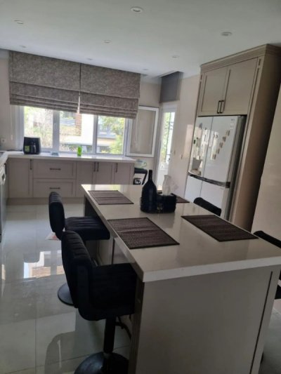 آپارتمان 170 متری سه خوابه در کامرانیه شمالی تهران