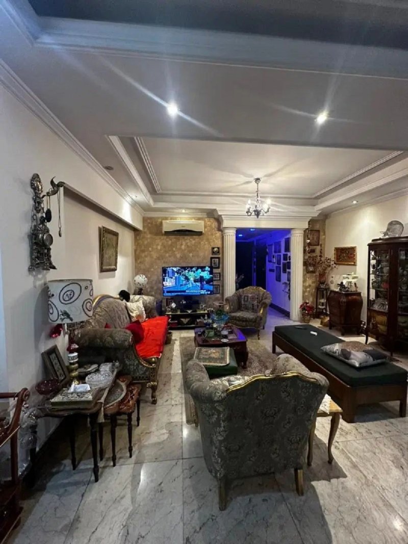 خانه 126 متری دو خوابه در کامرانیه تهران13201714875