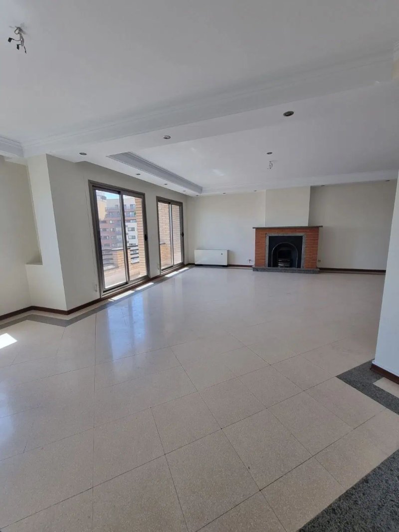 آپارتمان 160 متری سه خوابه در اختیاریه تهران13202514885