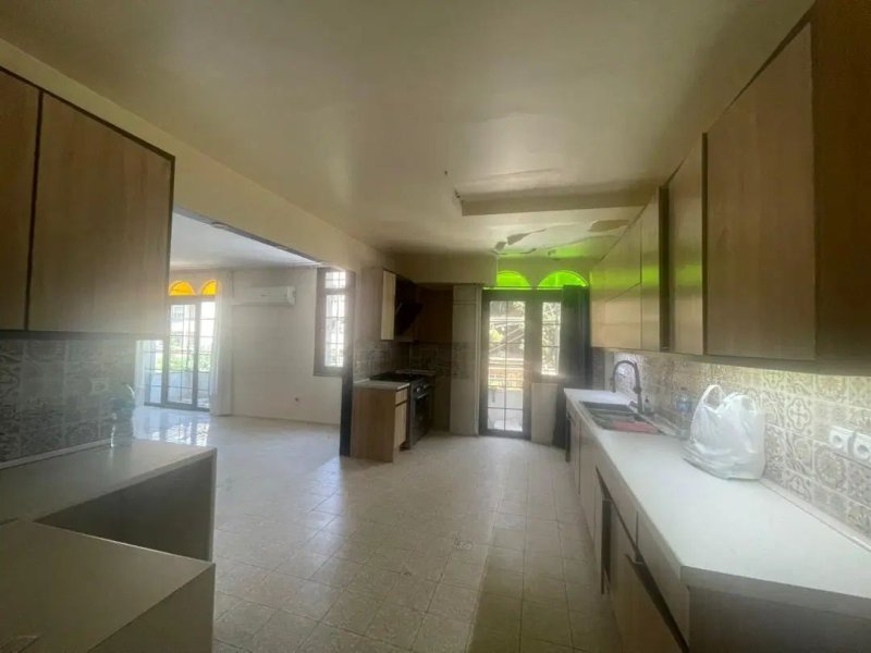 آپارتمان 310 متری چهارخوابه در گاندی تهران13204314922