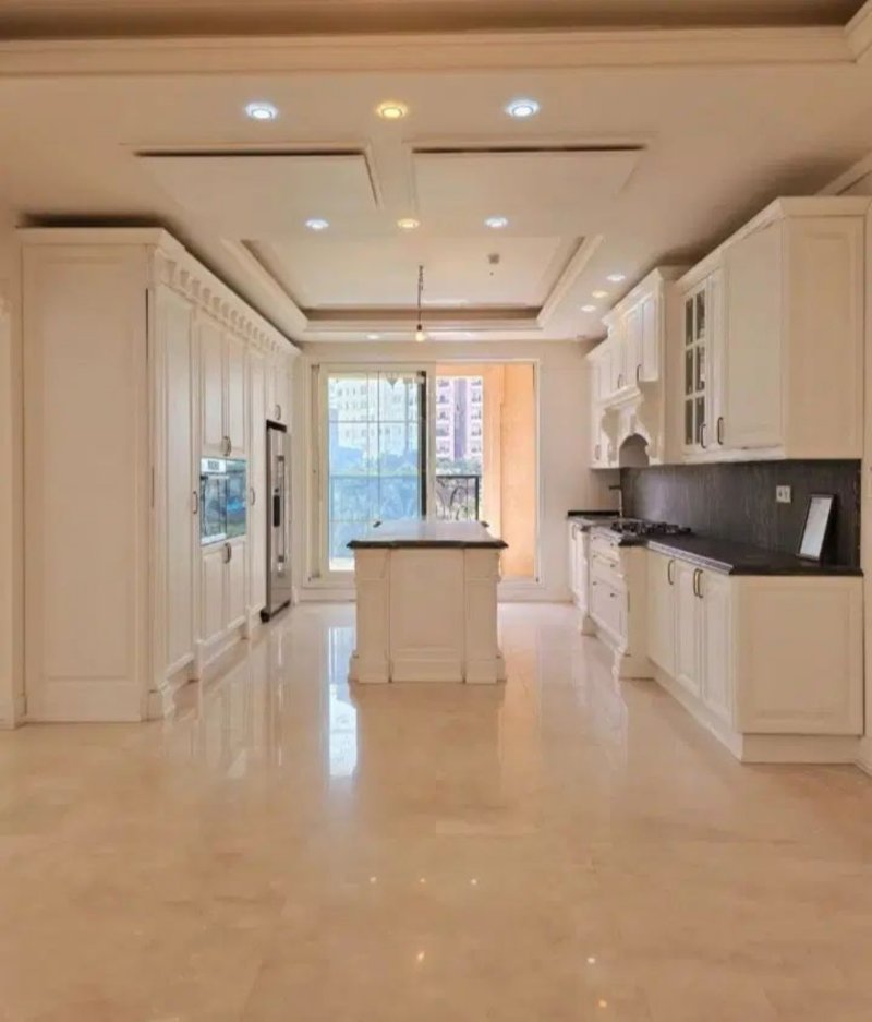 آپارتمان 170 متری سه خوابه در کامرانیه تهران13202814897