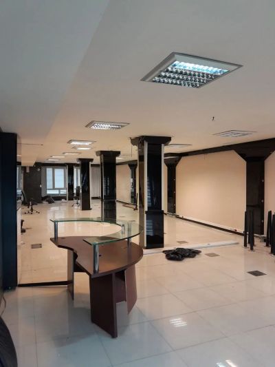 تجاری 200 متری دو خوابه در ونک تهران