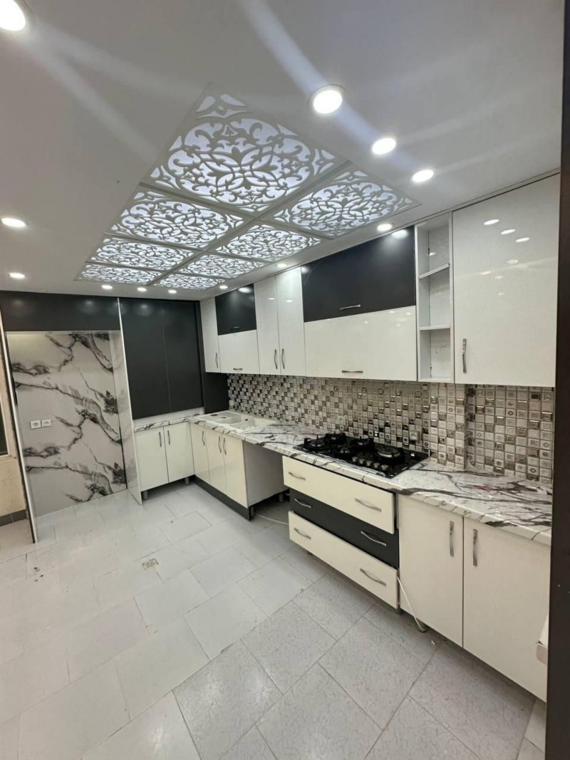 آپارتمان 95 متری دو خوابه در فاز 5 پرند13225615237