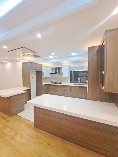 آپارتمان 148 متری سه خوابه در فرمانیه غربی تهران