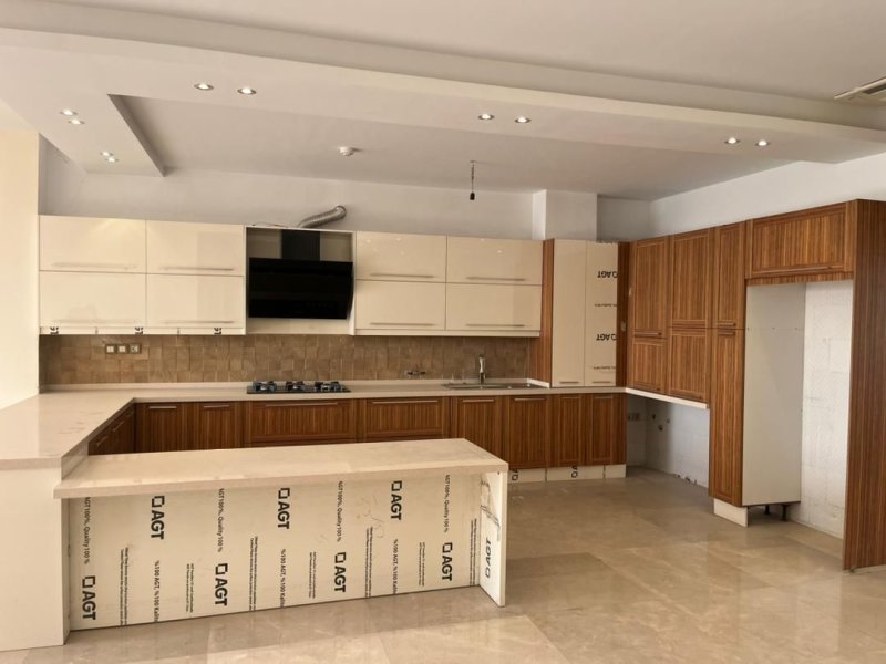 آپارتمان 186 متری سه خوابه در اقدسیه تهران13241715353