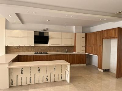 آپارتمان 186 متری سه خوابه در اقدسیه تهران