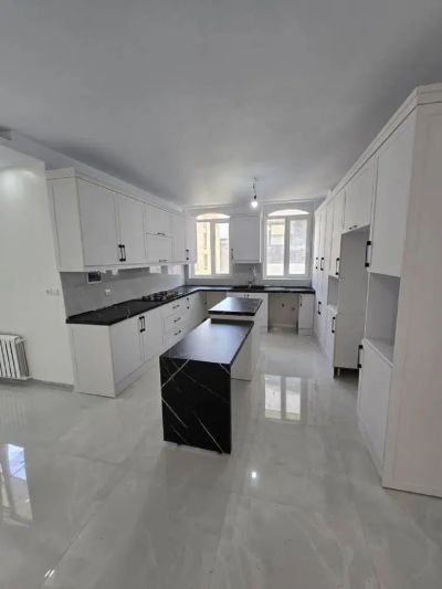 آپارتمان 105 متری دو خوابه در سهروردی شمالی تهران