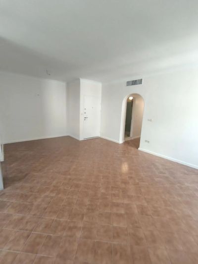 خانه 105 متری دو خوابه در سهروردی شمالی تهران