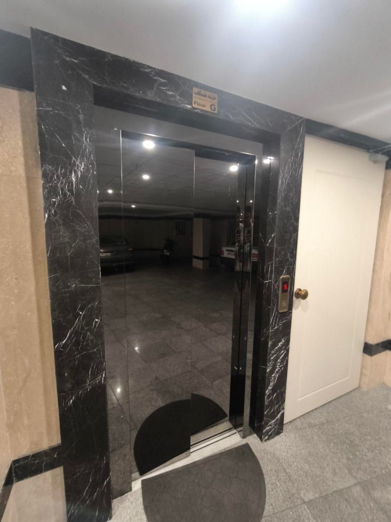 آپارتمان 95 متری دو خوابه در عباس‌آباد تهران13245115438